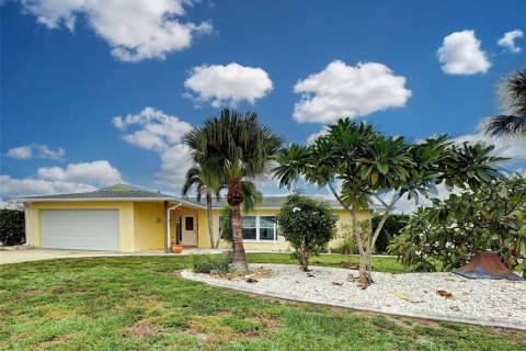 Villa ou maison à vendre à Venice, Floride: 3 chambres, 159.05 m2 № 2406713 - photo 2