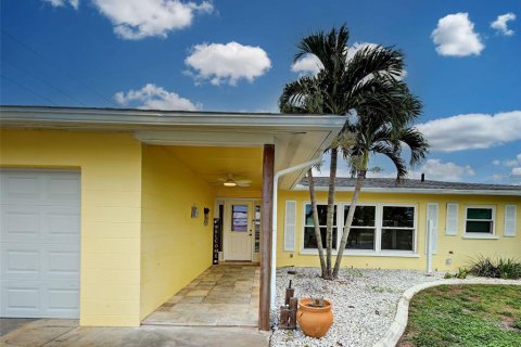 Villa ou maison à vendre à Venice, Floride: 3 chambres, 159.05 m2 № 2406713 - photo 4