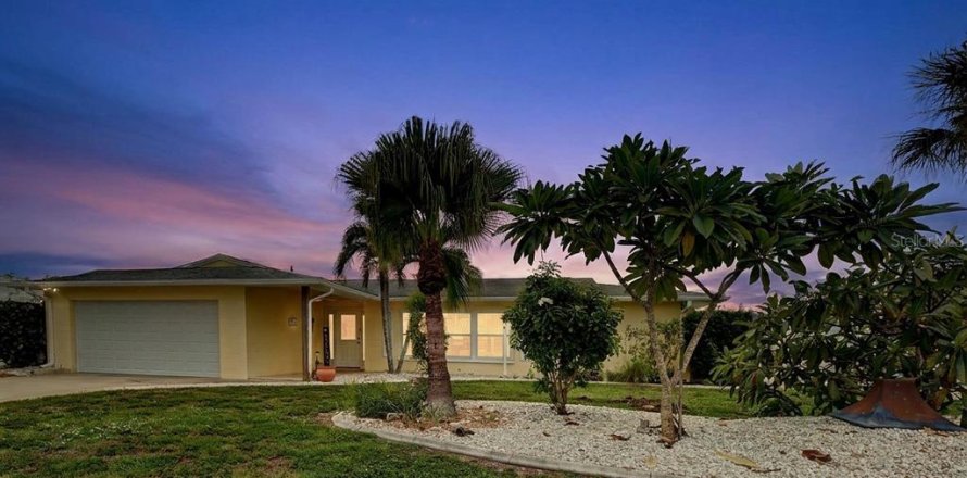 Villa ou maison à Venice, Floride 3 chambres, 159.05 m2 № 2406713