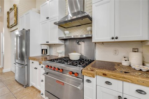 Купить виллу или дом в Эджуотер, Флорида 9 комнат, 326.55м2, № 2322883 - фото 28
