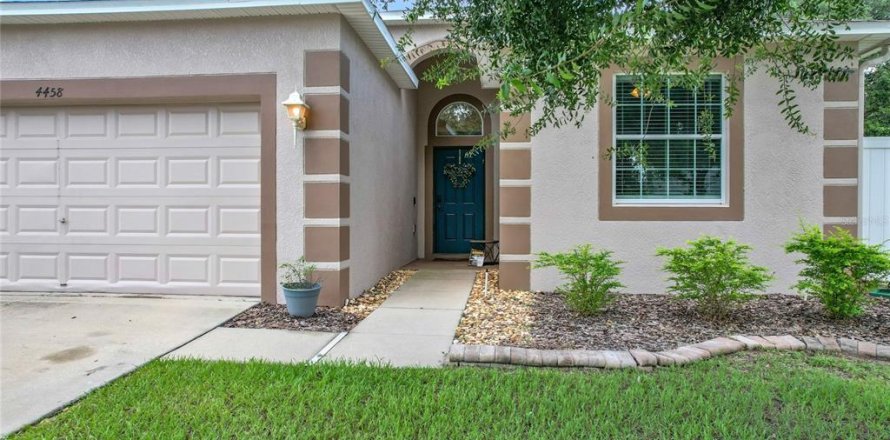 House in Mulberry, Florida 3 bedrooms, 141.68 sq.m. № 1824112