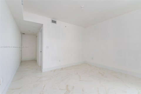 Купить кондоминиум в Майами, Флорида 3 спальни, 147.9м2, № 1960516 - фото 18