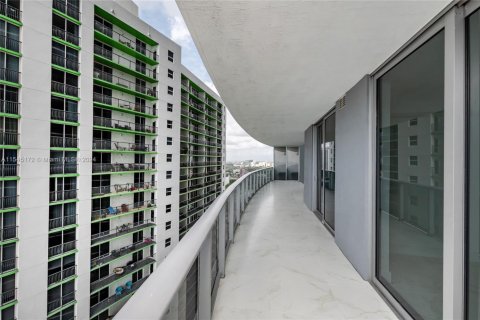 Купить кондоминиум в Майами, Флорида 3 спальни, 147.9м2, № 1960516 - фото 4