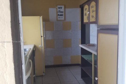 Immobilier commercial à vendre à Miami, Floride: 183.57 m2 № 2002525 - photo 6