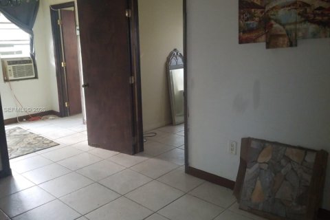 Immobilier commercial à vendre à Miami, Floride: 183.57 m2 № 2002525 - photo 5