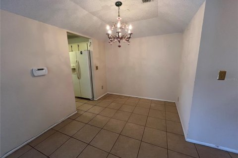 Condo in Temple Terrace, Florida, 2 bedrooms  № 2149059 - photo 7