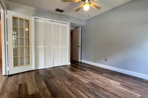 Condo in Temple Terrace, Florida, 2 bedrooms  № 2149059 - photo 18