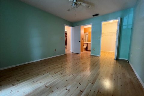 Condo in Temple Terrace, Florida, 2 bedrooms  № 2149059 - photo 20