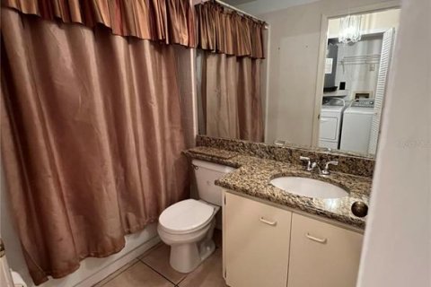 Condo in Temple Terrace, Florida, 2 bedrooms  № 2149059 - photo 12