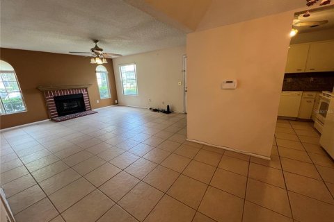 Condo in Temple Terrace, Florida, 2 bedrooms  № 2149059 - photo 5