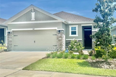 House in Wildwood, Florida 3 bedrooms, 139.73 sq.m. № 1666542 - photo 1