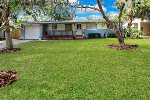 House in Winter Park, Florida 3 bedrooms, 138.8 sq.m. № 2299789