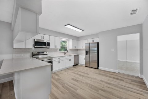 Casa en venta en Lakeland, Florida, 3 dormitorios, 212.84 m2 № 2267239 - foto 4