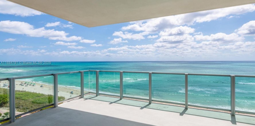 Condominio en Miami Beach, Florida, 3 dormitorios № 1860774