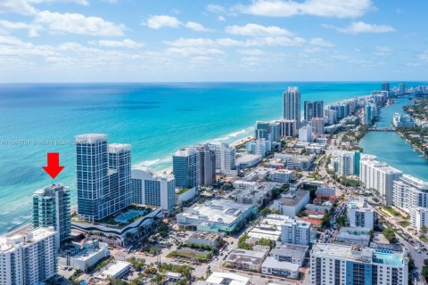 Condominio en venta en Miami Beach, Florida, 3 dormitorios, 198.16 m2 № 1860774 - foto 3