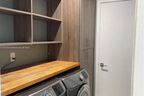 Снять в аренду кондоминиум в Майами, Флорида 3 спальни, 159.05м2, № 2079177 - фото 22