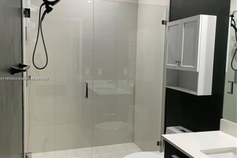 Снять в аренду кондоминиум в Майами, Флорида 3 спальни, 159.05м2, № 2079177 - фото 18