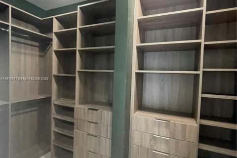 Снять в аренду кондоминиум в Майами, Флорида 3 спальни, 159.05м2, № 2079177 - фото 13