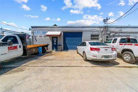 Commercial property in Pinellas Park, Florida 448.9 sq.m. № 2095465 - photo 15