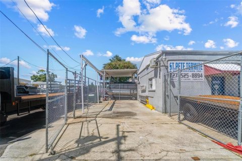 Commercial property in Pinellas Park, Florida 448.9 sq.m. № 2095465 - photo 13