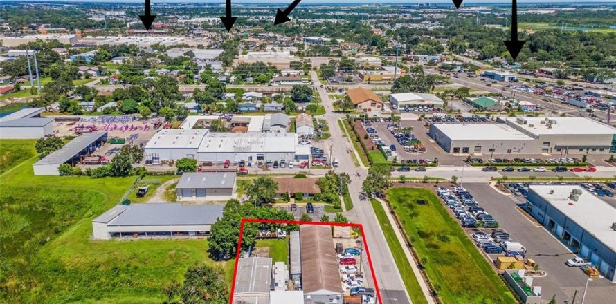Commercial property in Pinellas Park, Florida 448.9 sq.m. № 2095465