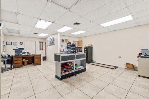 Commercial property in Pinellas Park, Florida 448.9 sq.m. № 2095465 - photo 18
