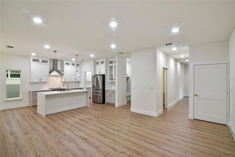 Casa en venta en Orlando, Florida, 3 dormitorios, 209.03 m2 № 1898695 - foto 14