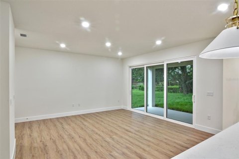 Casa en venta en Orlando, Florida, 3 dormitorios, 209.03 m2 № 1898695 - foto 15