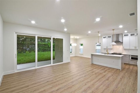 Casa en venta en Orlando, Florida, 3 dormitorios, 209.03 m2 № 1898695 - foto 13