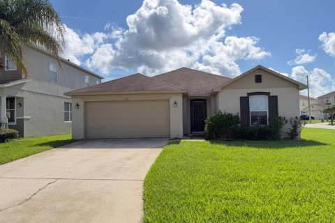 House in Davenport, Florida 3 bedrooms, 176.14 sq.m. № 2296960