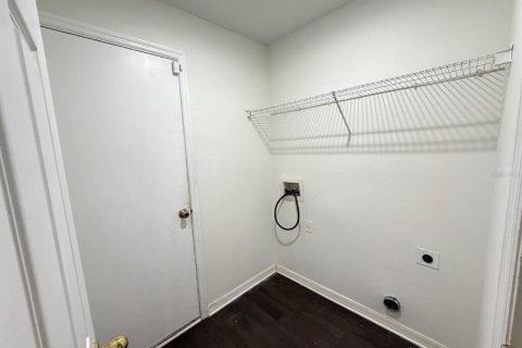 Снять в аренду виллу или дом в Дэвенпорт, Флорида 3 спальни, 176.14м2, № 2296960 - фото 6