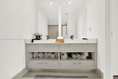 Купить кондоминиум в Майами, Флорида 1 спальня, 68.56м2, № 1995399 - фото 17