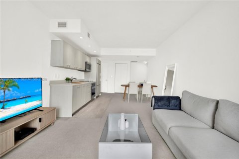 Купить кондоминиум в Майами, Флорида 1 спальня, 68.56м2, № 1995399 - фото 11