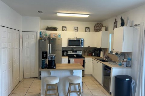 Townhouse in Homestead, Florida 3 bedrooms, 141.03 sq.m. № 1645583 - photo 3