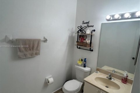 Townhouse in Homestead, Florida 3 bedrooms, 141.03 sq.m. № 1645583 - photo 7