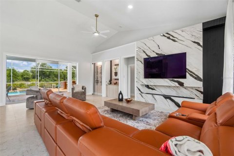 Villa ou maison à vendre à Punta Gorda, Floride: 4 chambres, 302.3 m2 № 2156945 - photo 6
