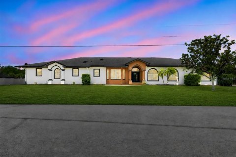 Villa ou maison à Punta Gorda, Floride 4 chambres, 302.3 m2 № 2156945