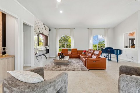 Villa ou maison à vendre à Punta Gorda, Floride: 4 chambres, 302.3 m2 № 2156945 - photo 9