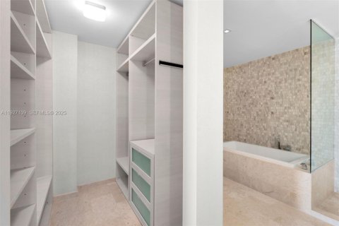 Copropriété à louer à Miami, Floride: 1 chambre, 82.31 m2 № 1985988 - photo 25