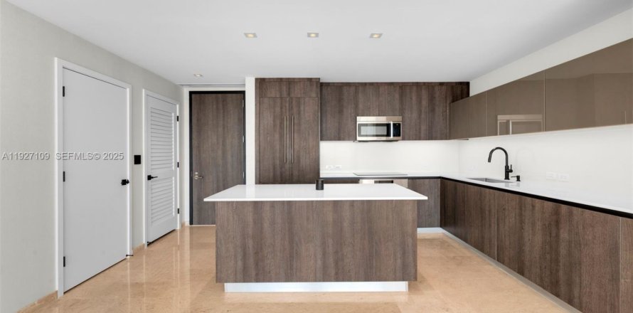 Condo à Miami, Floride, 1 chambre № 1985988