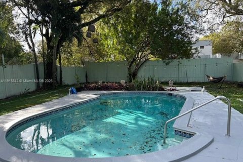 Casa en Miami, Florida 4 dormitorios, 159.51 m2 № 2016237