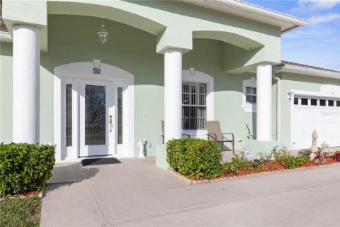 House in Palm Coast, Florida 3 bedrooms, 184.5 sq.m. № 1525649 - photo 4