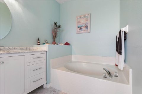 House in Palm Coast, Florida 3 bedrooms, 184.5 sq.m. № 1525649 - photo 29