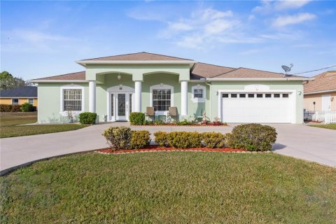House in Palm Coast, Florida 3 bedrooms, 184.5 sq.m. № 1525649 - photo 2