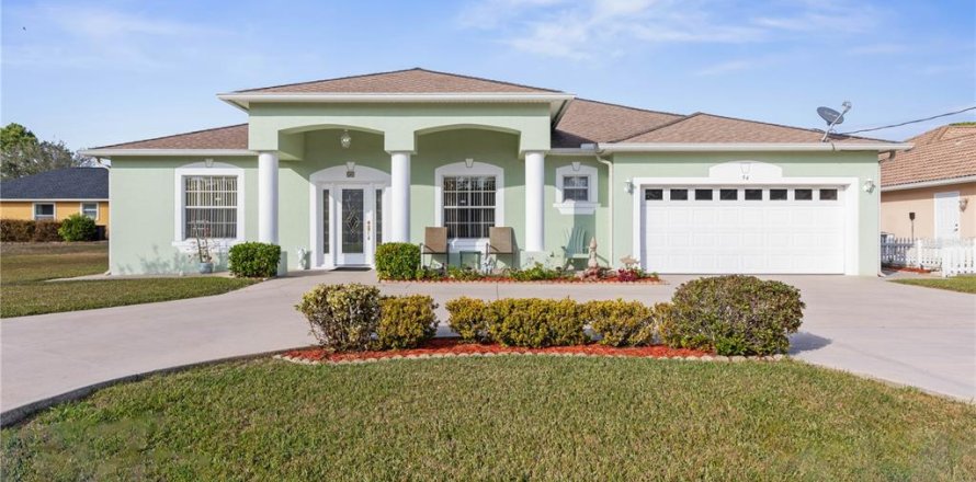 House in Palm Coast, Florida 3 bedrooms, 184.5 sq.m. № 1525649