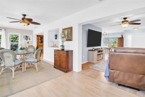 Villa ou maison à vendre à Palm Harbor, Floride: 2 chambres, 160.35 m2 № 1911001 - photo 18