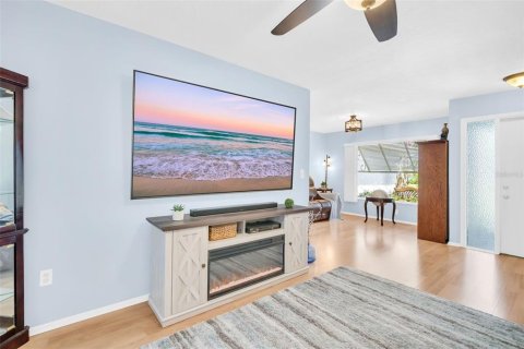 Villa ou maison à vendre à Palm Harbor, Floride: 2 chambres, 160.35 m2 № 1911001 - photo 6