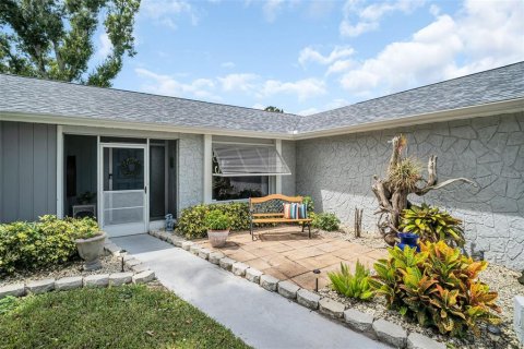 Villa ou maison à vendre à Palm Harbor, Floride: 2 chambres, 160.35 m2 № 1911001 - photo 3