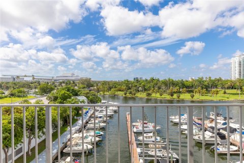 Купить кондоминиум в Майами, Флорида 2 спальни, 82.03м2, № 2003246 - фото 21