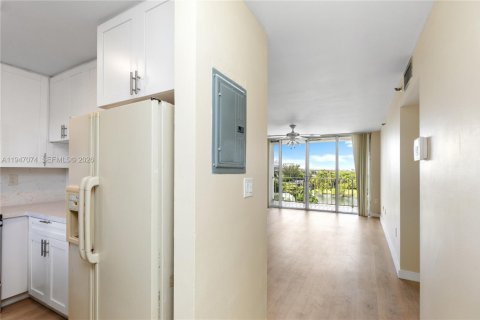 Купить кондоминиум в Майами, Флорида 2 спальни, 82.03м2, № 2003246 - фото 5